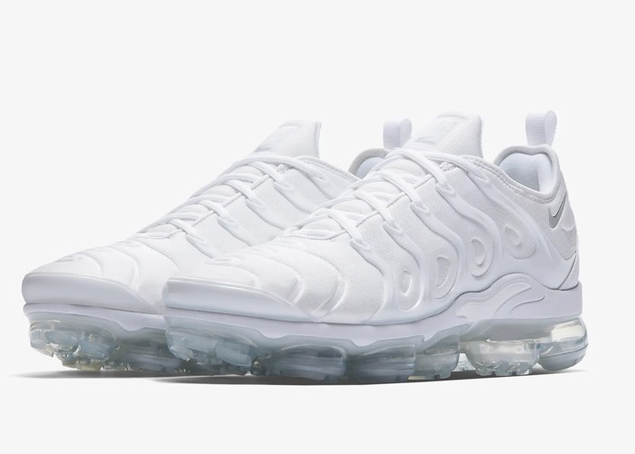 Nike Air VaporMax Plus Triple White